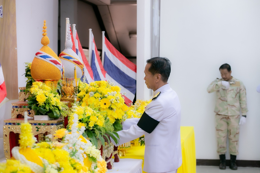 เทศบาลตำบลขามป้อม ร่วมกิจกรรมเนื่องใน &ldquo;วันจักรี&rdquo; เพื่อรำลึกถึงพระมหากรุณาธิคุณของ พระบาทสมเด็จพระพุทธยอดฟ้าจุฬาโลกมหาราช (รัชกาลที่ ๑) ผู้ทรงเสด็จปราบดาภิเษกขี้นเป็นปฐมบรมกษัตริย์